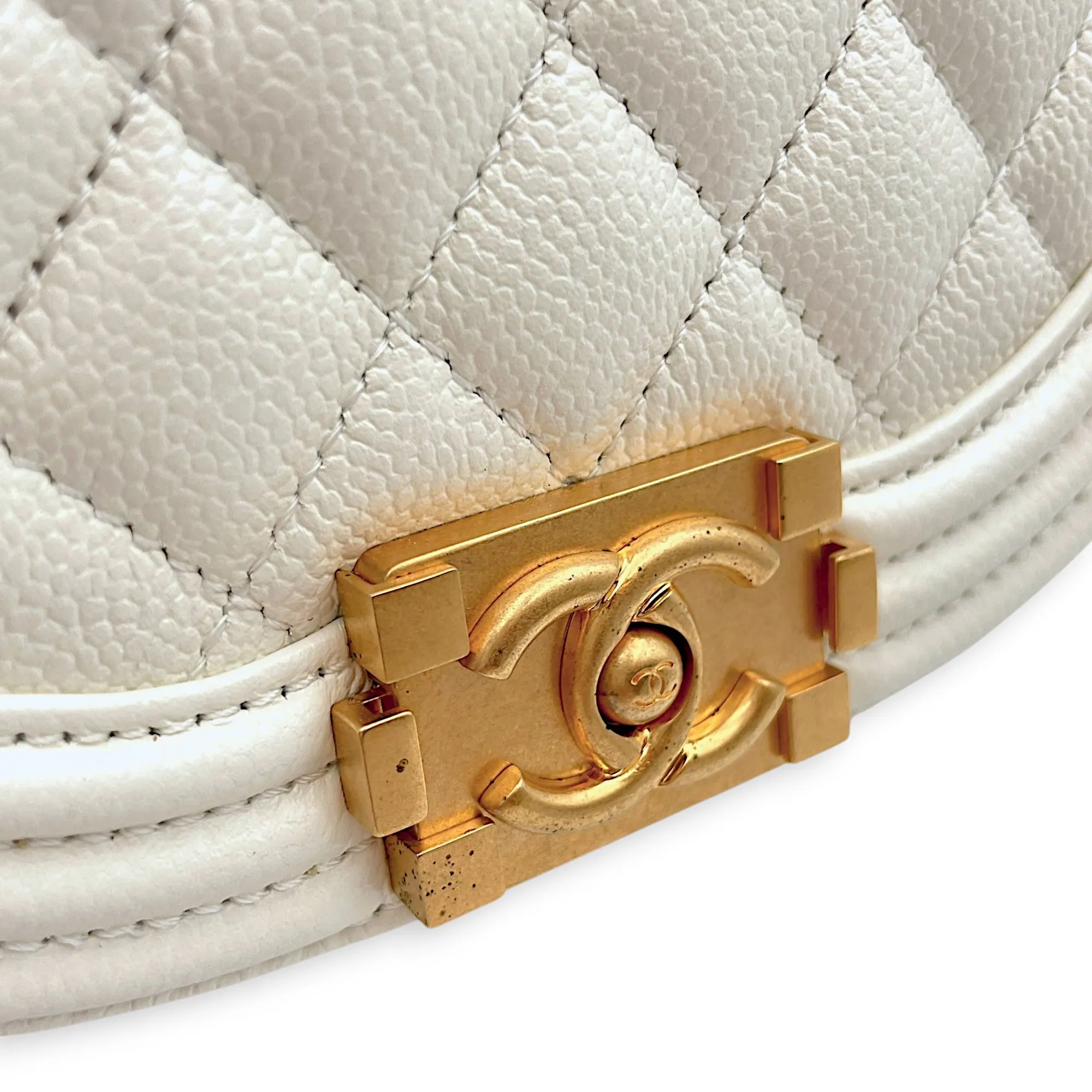 Quilted Half-moon Boy 18x11x5.5cm White Crossbody Bag in Caviar Leather, Gold hardware