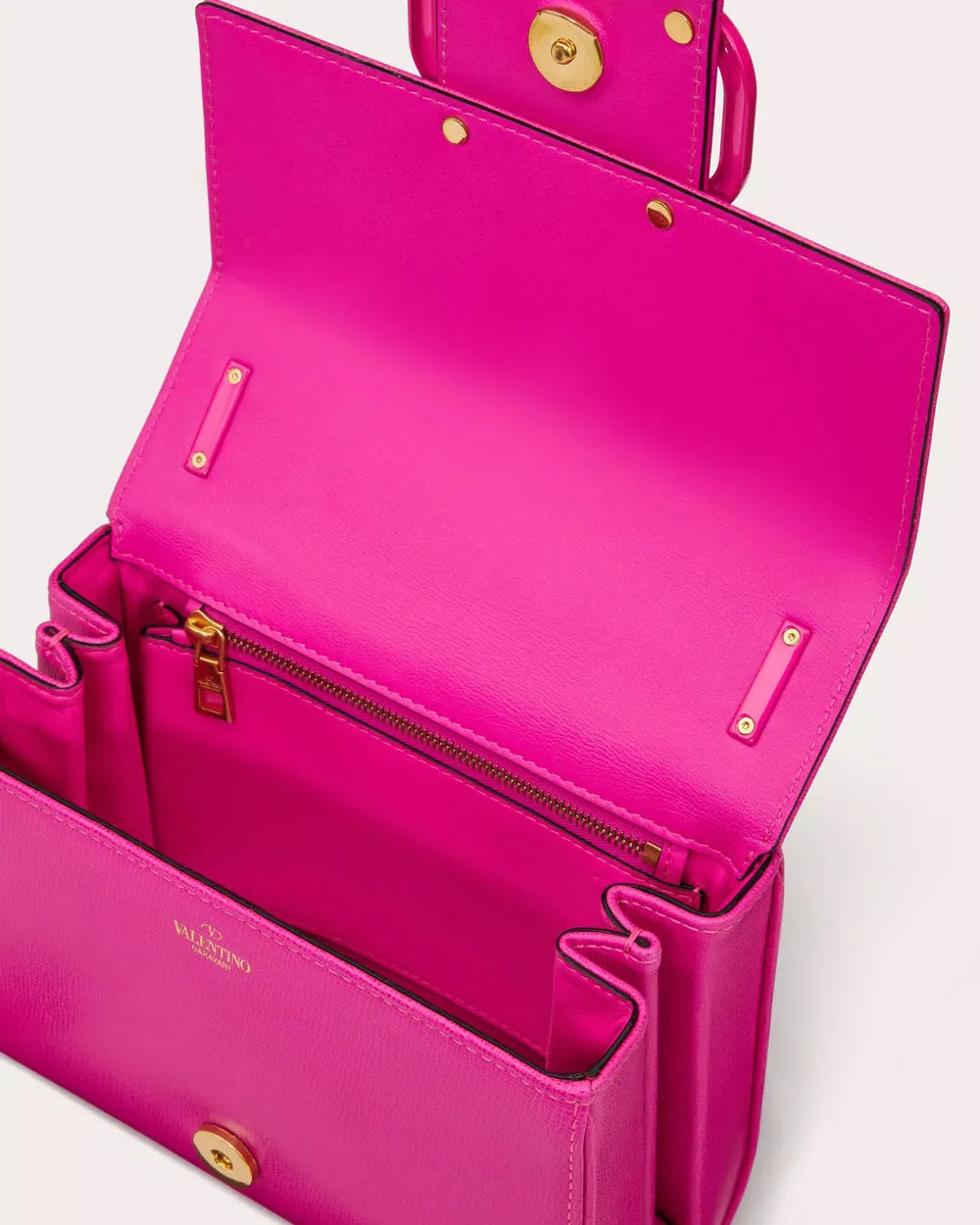 Stud VLOGO Grainy Calfskin Shoulder Bag in Pink PP